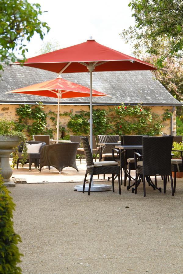Logis L'Ermitage Hotel & Restaurant Saulges Exteriör bild